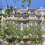 Lovely 2Br Flat With Balcony - Eiffel Tower & Seine