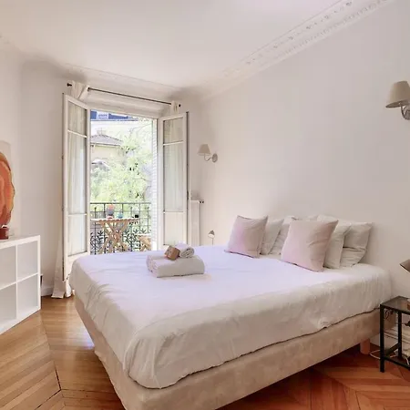 Apartment Lovely 2br Flat With Balcony - Eiffel Tower & Seine
