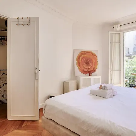 Apartment Lovely 2br Flat With Balcony - Eiffel Tower & Seine Paris