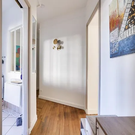 Apartment Lovely 2br Flat With Balcony - Eiffel Tower & Seine