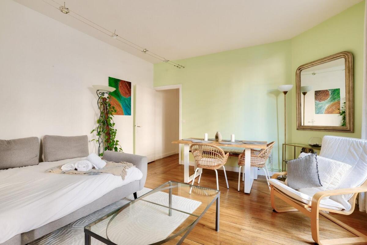 Apartment Lovely 2br Flat With Balcony - Eiffel Tower & Seine *